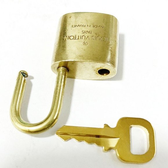 Authentic LOUIS VUITTON LV 10 SET PADLOCK KEY BAG CHARM CADENA GOLD-PLATED - Picture 3 of 4